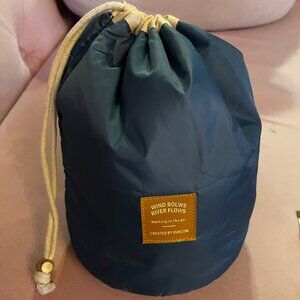 Wind Blows River Flows Make-up Toiletry Bag Travel Luggage Like NEW Blue